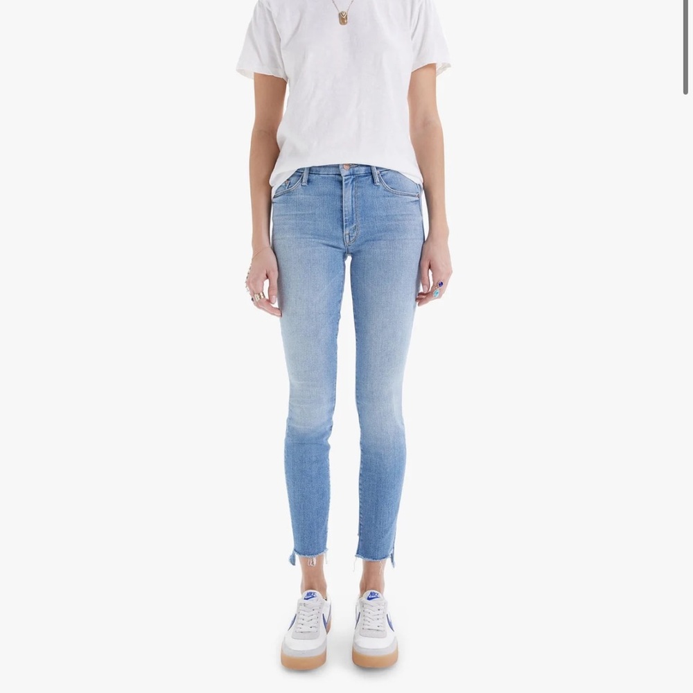 MOTHER Looker ankle fray light wash jeans